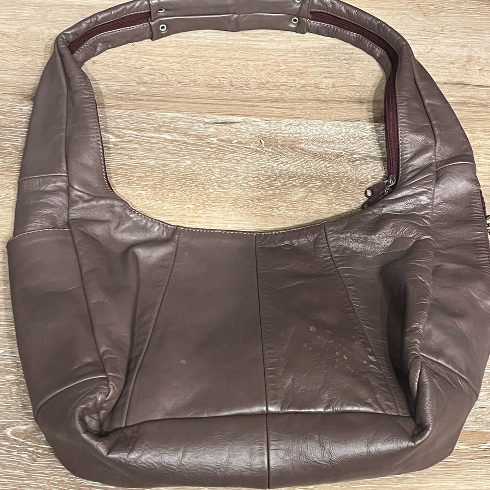 Vintage and unique Sears Roebuck genuine leather plum color shoulder purse.